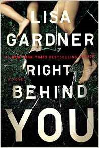Right Behind You (An FBI Profiler Novel, Band 7)