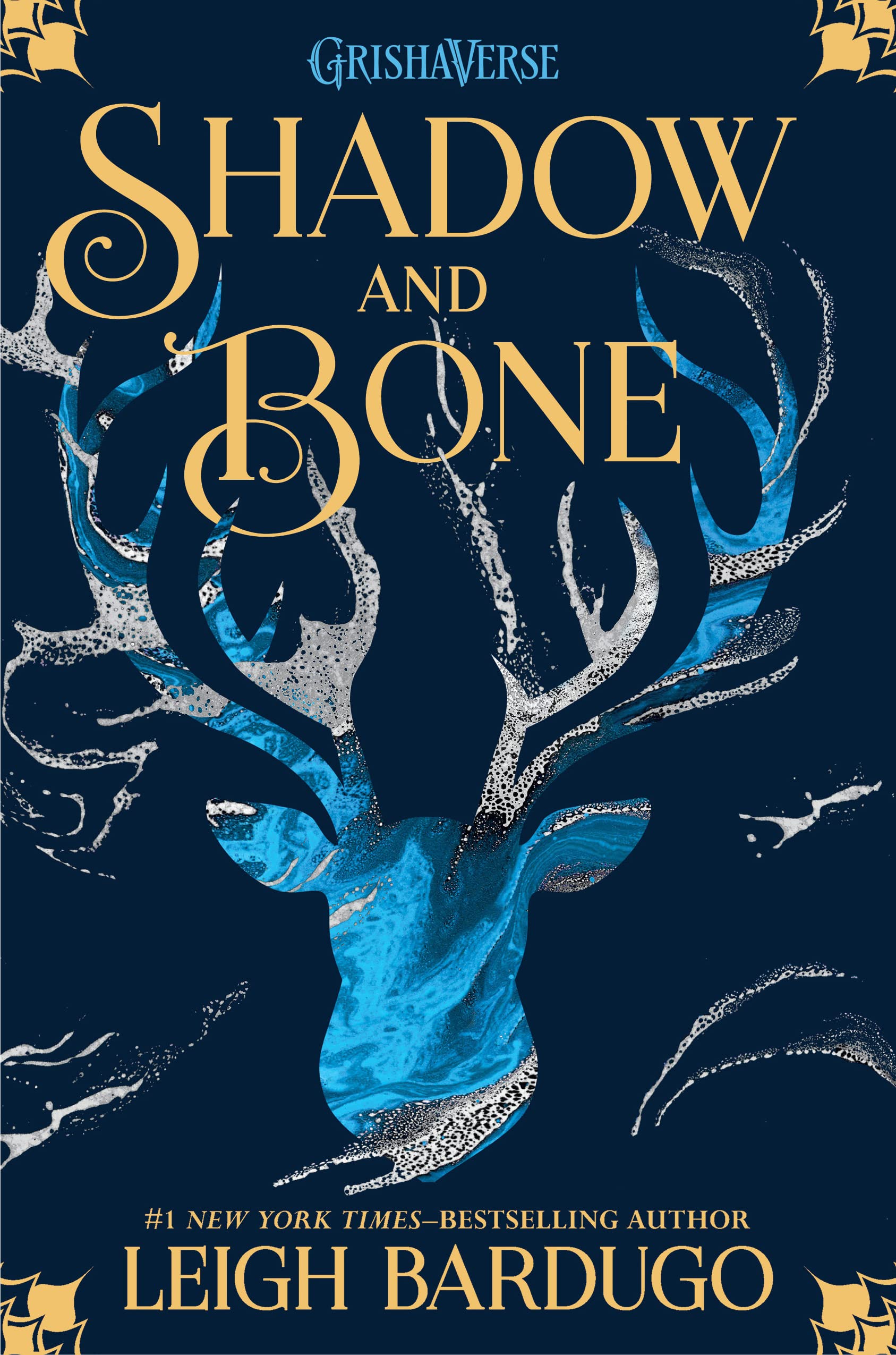 Shadow and Bone (The Shadow and Bone Trilogy; Thorndike Press Large Print Young Adult, 1)