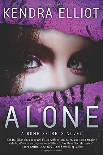 Alone (A Bone Secrets Novel, 4, Band 4)