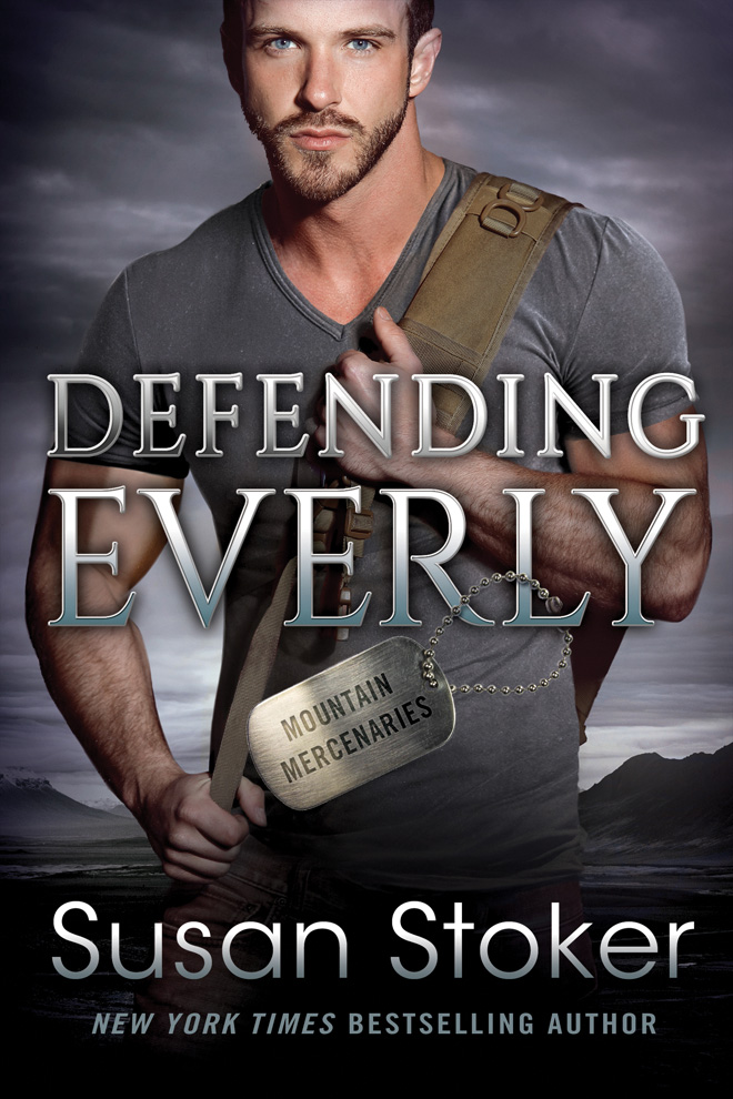 Defending Everly (Mountain Mercenaries, 5, Band 5)