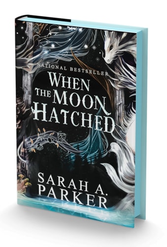 When the Moon Hatched: A Fast-Paced Romantasy with Undeniable Chemistry in a Stunning Immersive World (The Moonfall Series, 1, Band 1)