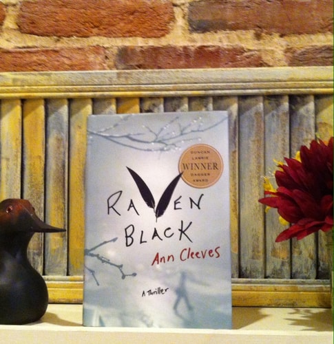 Raven Black: Book One of the Shetland Island Quartet (Shetland Island Mysteries)