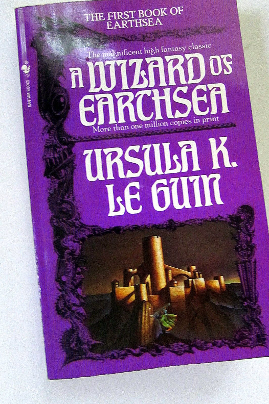 A Wizard of Earthsea (The Earthsea Cycle, Book 1)