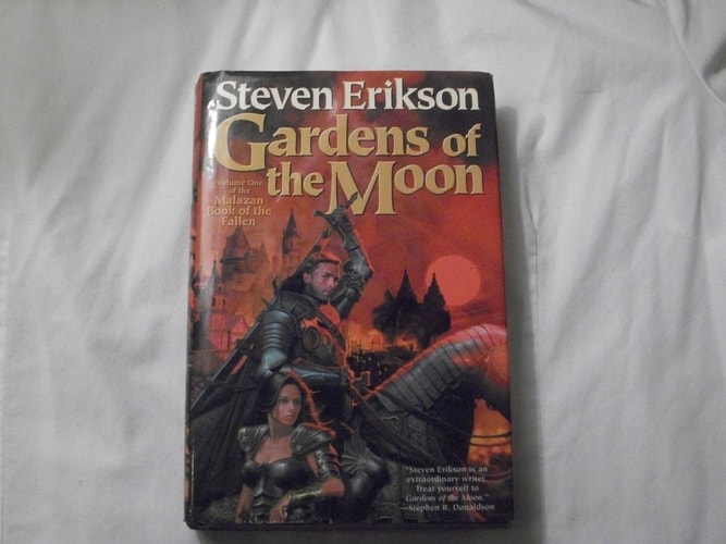 Gardens of the Moon (The Malazan Book of the Fallen, Book 1)
