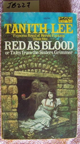 Red as Blood or Tales from the Sisters Grimmer