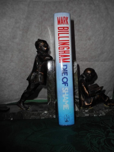 Die of Shame: Includes short story exclusive to hardback