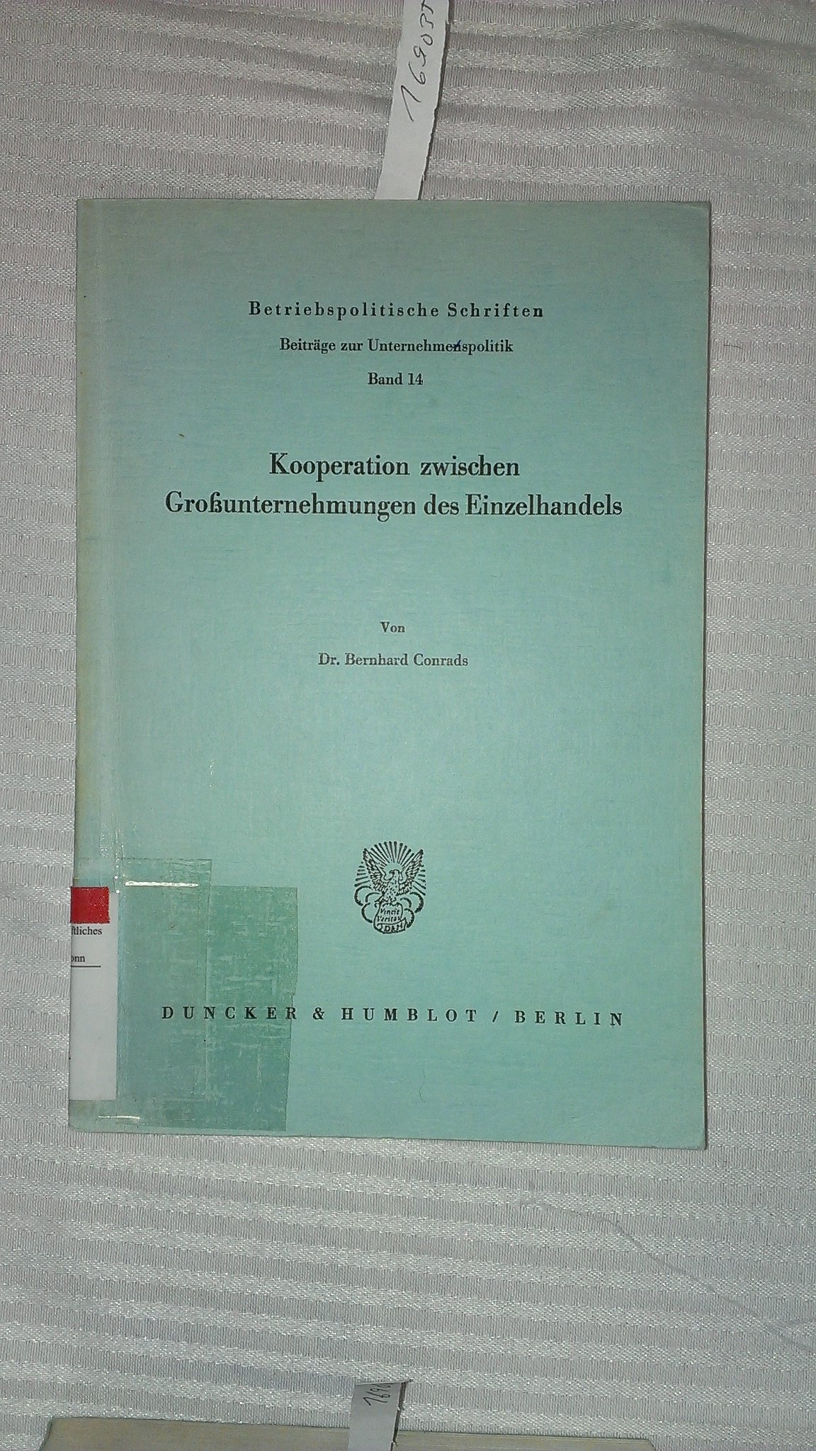 Kooperation zwischen Großunternehmen des Einzelhandels.