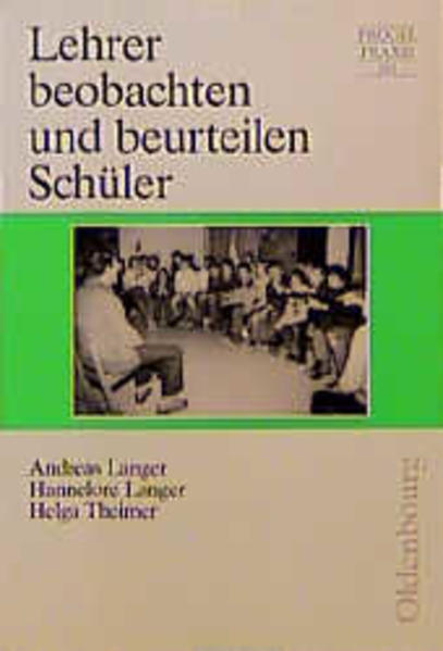 Lehrer beobachten und beurteilen Schüler