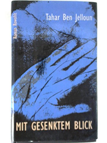 Mit gesenktem Blick