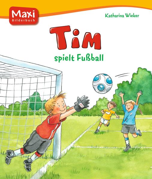 Tim spielt Fußball