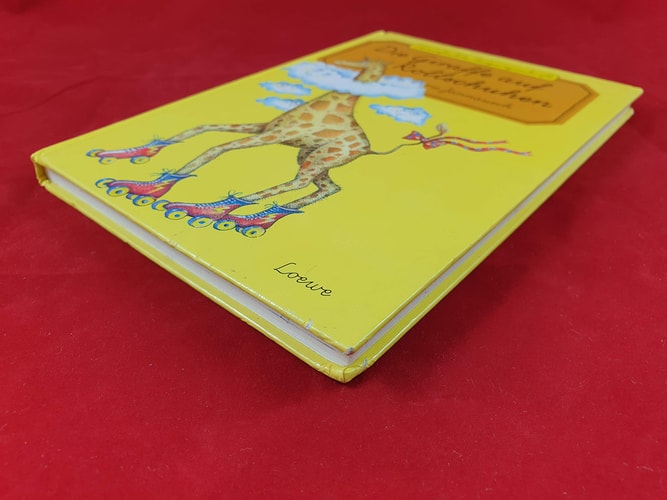 Die Giraffe auf Rollschuhen