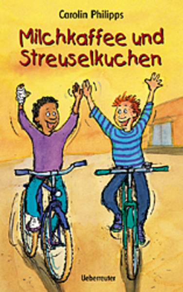 Milchkaffee und Streuselkuchen
