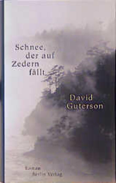 Schnee, der auf Zedern fällt
