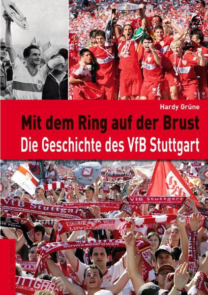 Mit dem Ring auf der Brust
