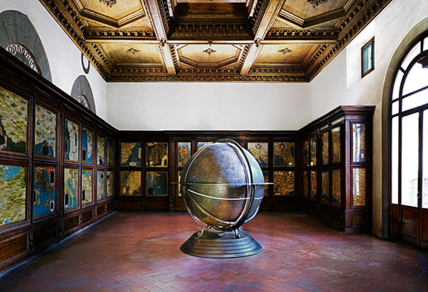 Candida Höfer präsentiert Historisch-Geographischer Schul-Atlas