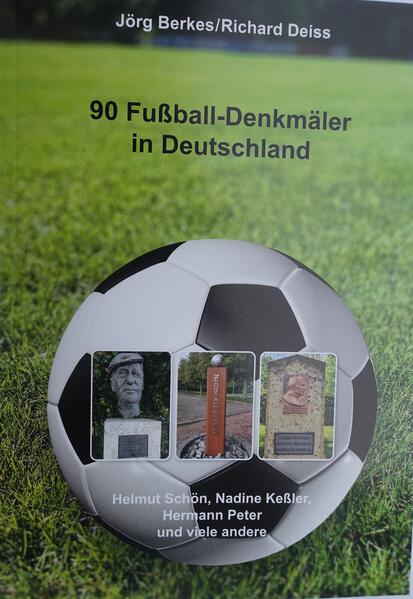 90 Fußball-Denkmäler in Deutschland