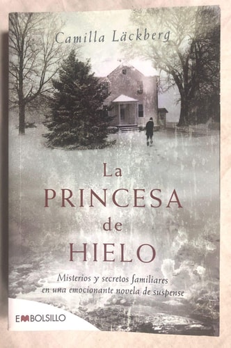 La princesa de hielo: Misterios y secretos familiares en una emocionante novela de suspense.