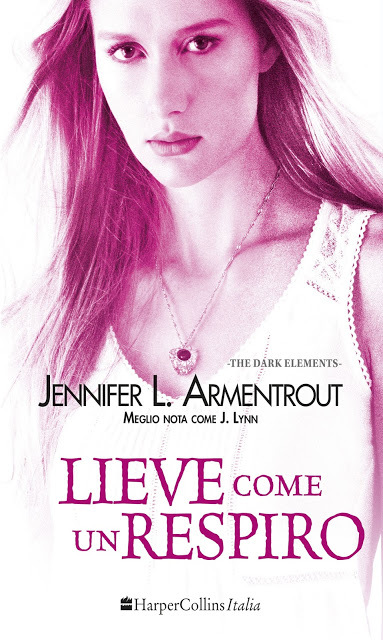 Lieve come un respiro. The dark elements