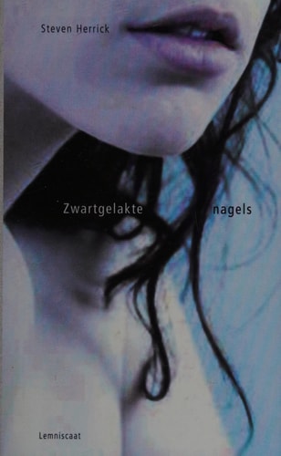 Zwartgelakte nagels