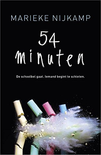 54 minuten: De schoolbel gaat. Iemand begint te schieten.