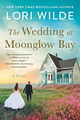 The Wedding at Moonglow Bay: A Novel (Moonglow Cove Book 4)