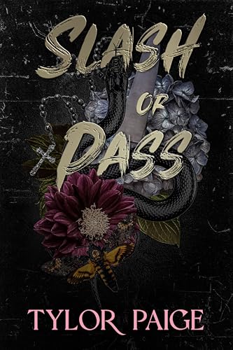 Slash or Pass : A Masked Man Dark Horror Romance (Final Girls)
